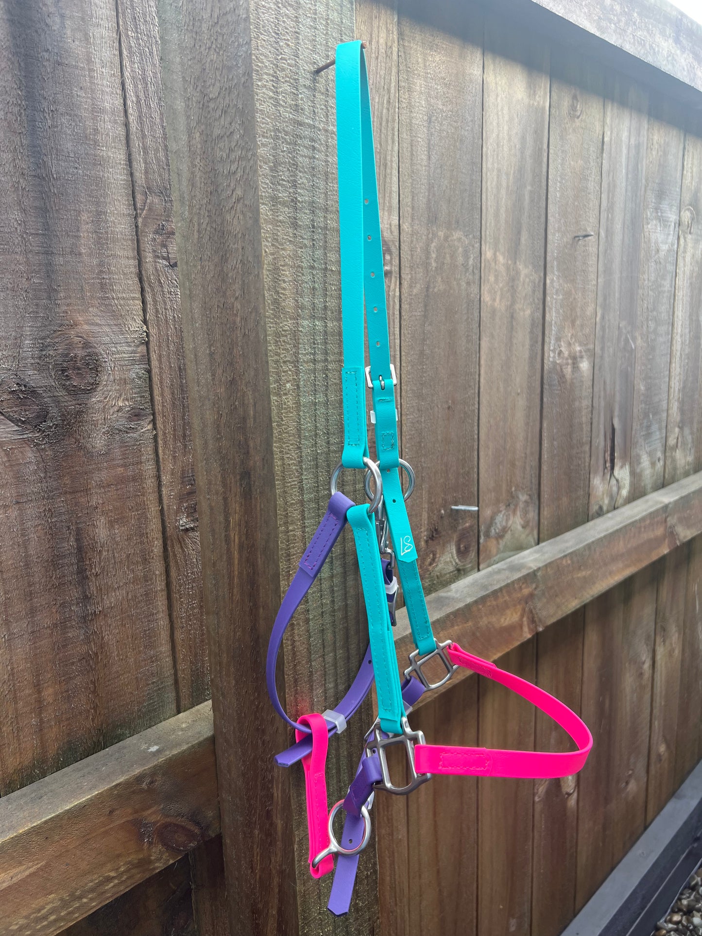 Halter LS - Violeta Púrpura, Verde Azulado y Rosa Fuerte