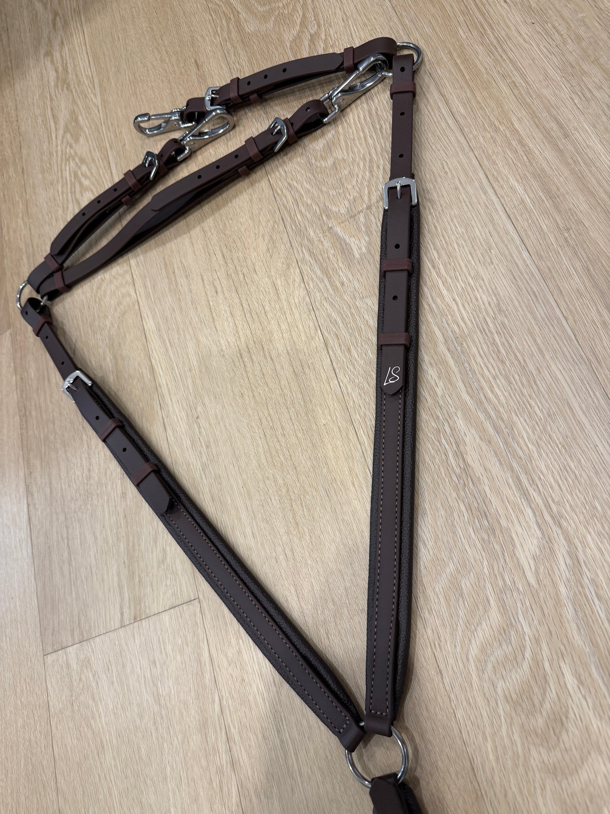 LS 3 Point English Breastplate with leather-look vinyl padding, handmade from BioThane®, adjustable and waterproof, shown in classic Brown