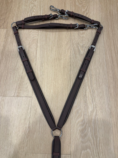 LS 3 Point English Breastplate with leather-look vinyl padding, handmade from BioThane®, adjustable and waterproof, shown in classic Brown