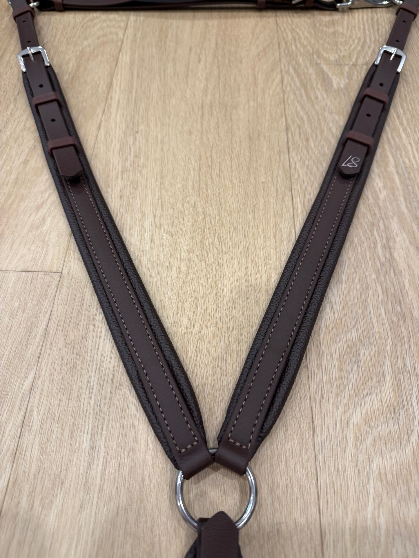 LS 3 Point English Breastplate with leather-look vinyl padding, handmade from BioThane®, adjustable and waterproof, shown in classic Brown